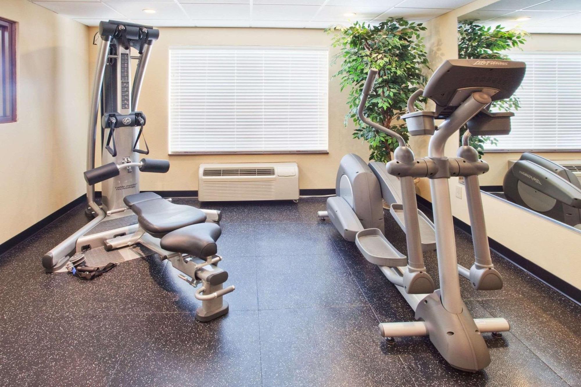 Comfort Inn & Suites Rome South Удобства фото
